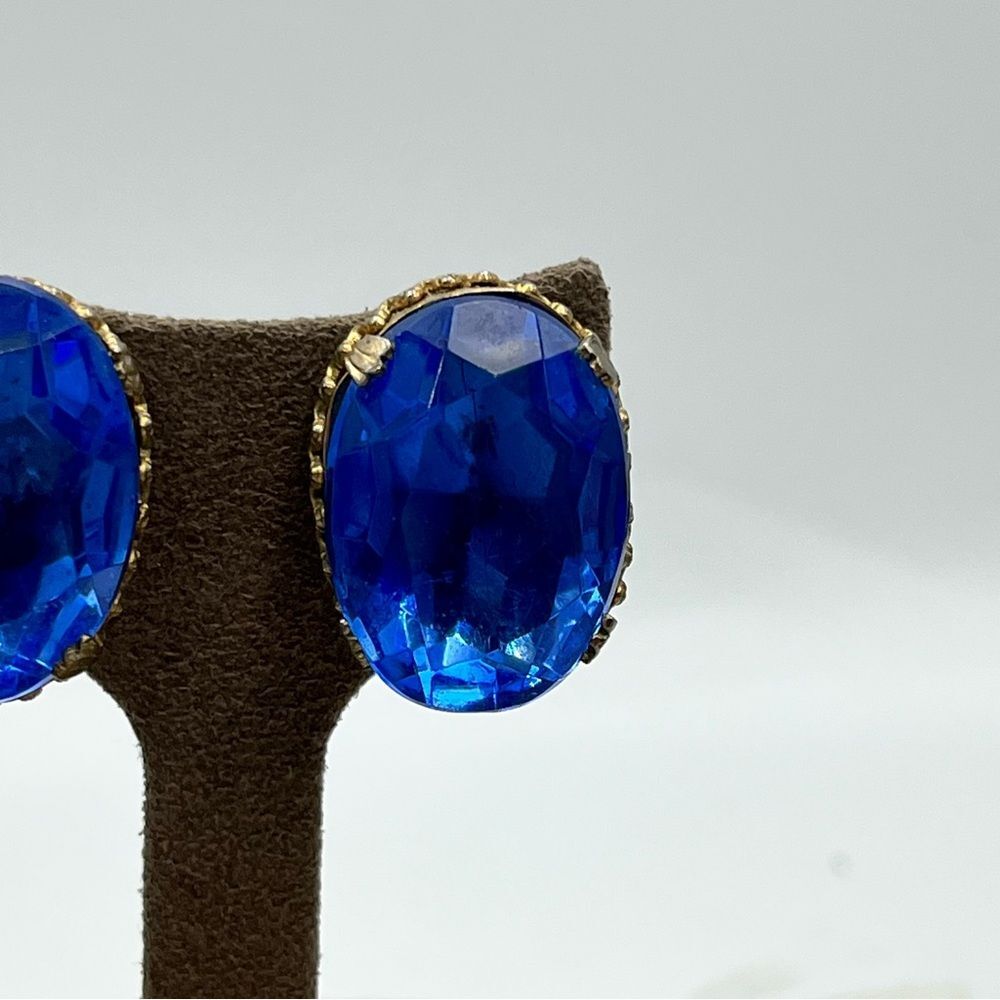Vintage Elegant deep Blue glass Oval Gemstone Earrings - Picture 4 of 10